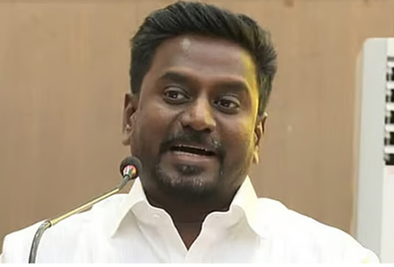 பள்ளிக்கூடம் கல்விக்காக, அரசியலுக்காக அல்ல - அமைச்சர் ராஜ்மோகன் அதிரடி