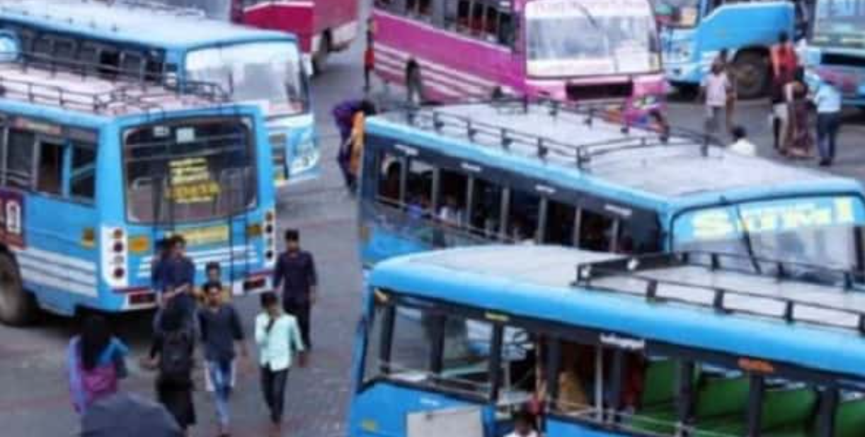 സ്വകാര്യ ബസുകൾക്ക് അകത്തും പുറത്തും പരസ്യം നൽകാം; ‘പ്രിയദർശിനി’ പ്രതിസന്ധിയിൽ പോംവഴിയുമായി സർക്കാർ