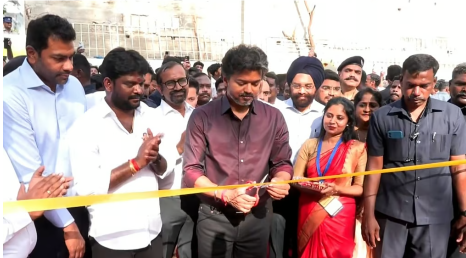 பெரம்பூரில் எம்எல்ஏ அலுவலகத்தை திறந்து வைத்த முதல்வர் விஜய்!
