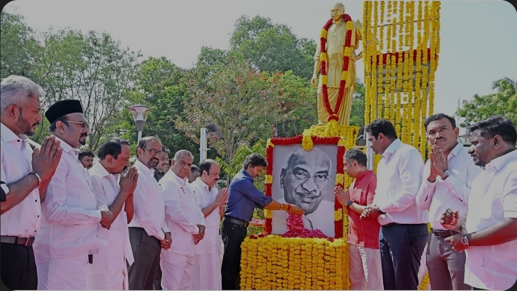 “காமராஜர் வழியில் வளமான தமிழகத்தை உருவாக்க உறுதியேற்போம்” - முதல்வர் விஜய்