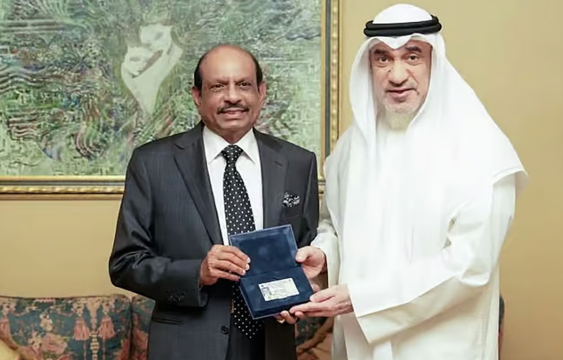 குவைத்தின் முதல் ‘கோல்டன் ரெசிடென்சி’ விசா: இந்தியப் பில்லியனர் யூசுப் அலிக்கு வழங்கி கவுரவம்!