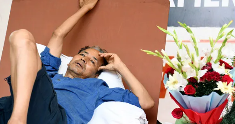 വാങ്ചുക്കിന് പിന്തുണയുമായി സെലിബ്രിറ്റികളടക്കം രംഗത്ത്, പ്രമേയവുമായി സുപ്രീംകോടതി ബാര്‍ അസോസിയേഷന്‍