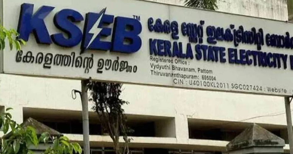 ഇന്റർനെറ്റും വാർത്താവിനിമയ സേവനങ്ങളും മുടക്കി; തിരുവനന്തപുരത്തെ വലച്ച് കെഎസ്ഇബിയുടെ അറ്റകുറ്റപ്പണികൾ