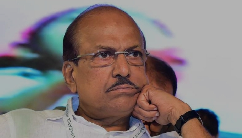 ലോകം മുഴുവൻ കണ്ട നുണ വെളുപ്പിച്ച് സ്വയം അപഹാസ്യനാകരുത് കുഞ്ഞാലിക്കുട്ടി മന്ത്രി’; ശ്രദ്ധനേടി പോസ്റ്റ്