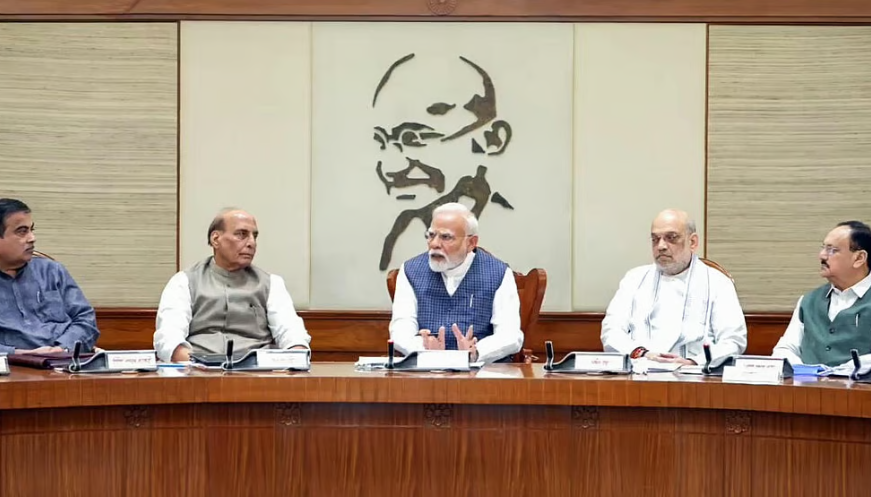 வினாத்தாள் கசிவில் ஈடுபட்டால் 10 ஆண்டு சிறை, ரூ.10 கோடி அபராதம்: சட்டத் திருத்தத்துக்கு அமைச்சரவை ஒப்புதல்