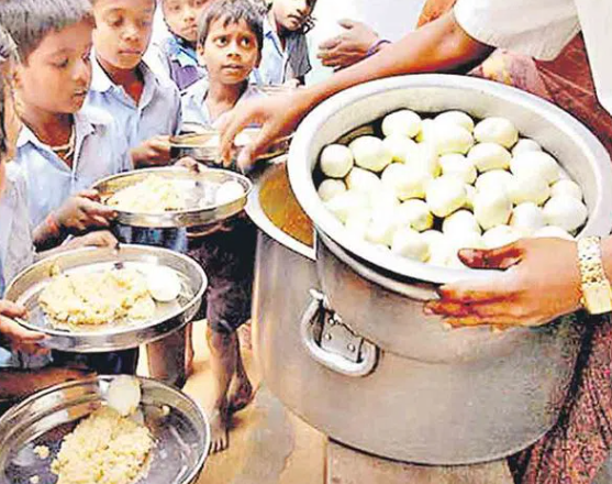 Egg Price | కోడిగుడ్లు కొనలేం.. మధ్యాహ్న భోజన వర్కర్ల గగ్గోలు!