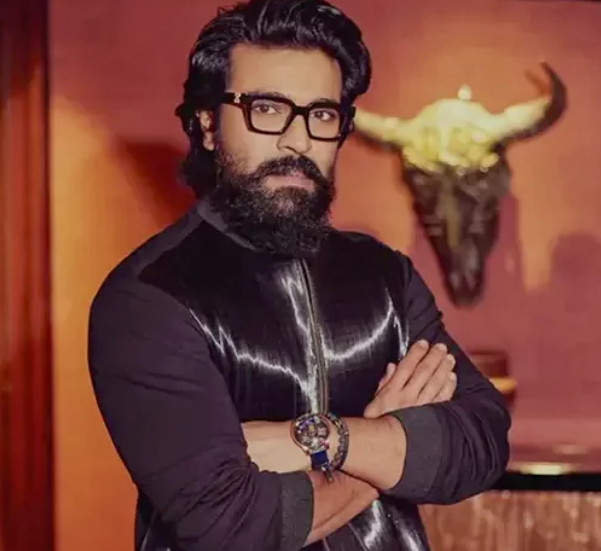 రామ్‌చరణ్‌కు మణికట్టు సర్జరీ: కుటుంబ సమేతంగా కోయంబత్తూర్‌కు