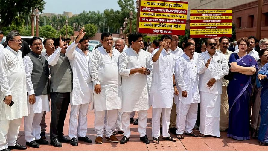 எதிர்க்கட்சிகள் தொடர் அமளி: 6-வது நாளாக முடங்கியது நாடாளுமன்றம்