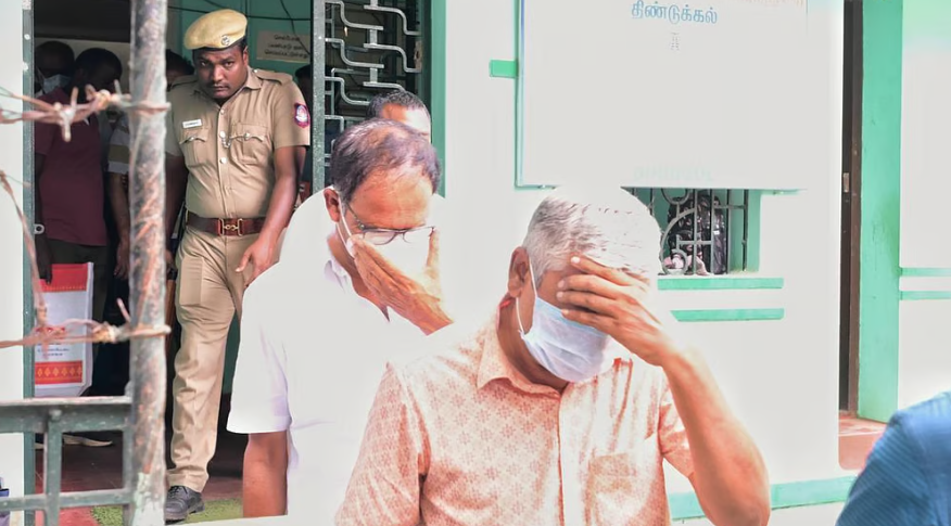 பழநியில் ரூ.100 கோடி நில மோசடி வழக்கில் விற்றவர், வாங்கியோர் உள்பட 4 பேர் கைது