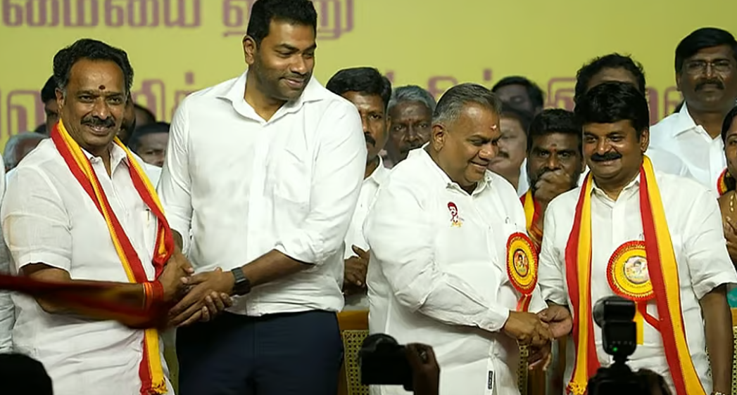 அதிமுக முன்னாள் எம்எல்ஏக்கள் 6 பேருக்கு முக்கியப் பொறுப்பு: தவெக வட்டாரம் தகவல்