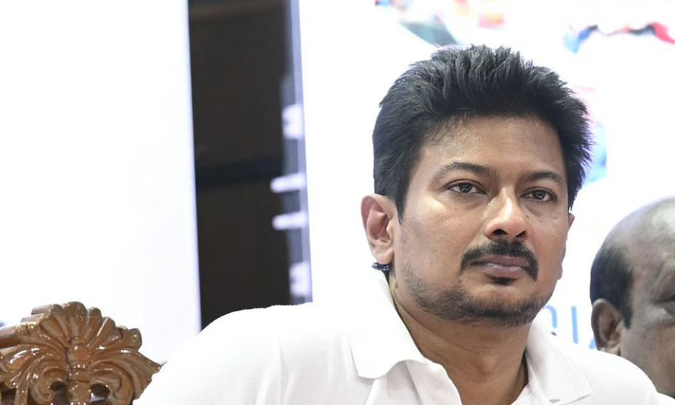 உதயநிதியை கண்டித்து சென்னையில் தவெக ஆர்ப்பாட்டம்: 