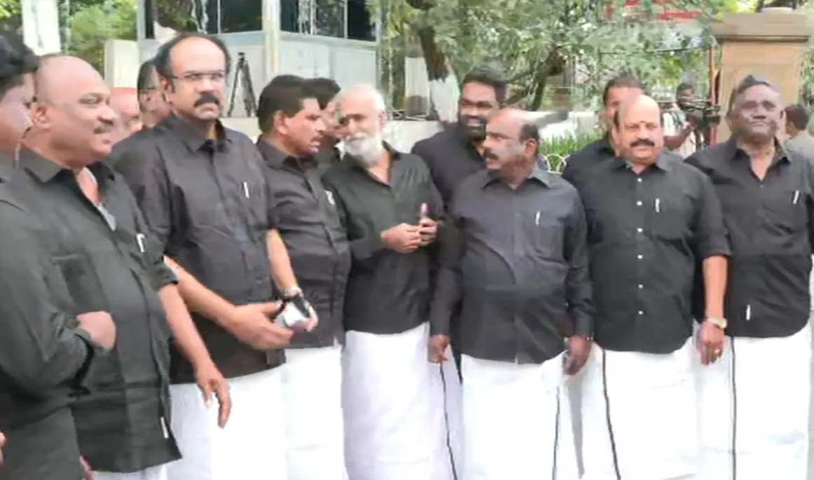 வேளாண் பட்ஜெட் தாக்கல்.. சட்டப்பேரவைக்கு கருப்புச் சட்டை அணிந்து திமுக எம்.எல்.ஏ.க்கள் வருகை