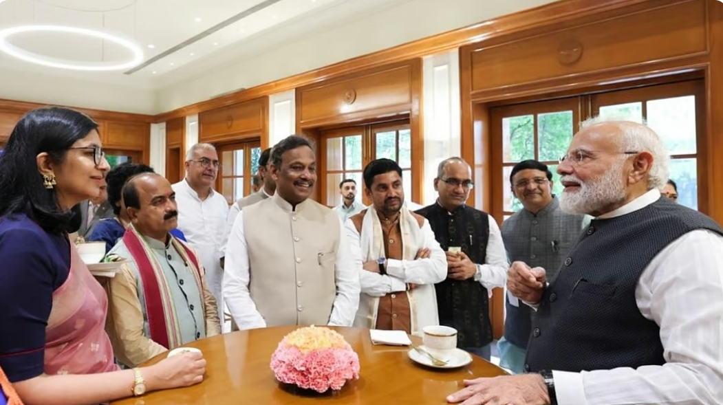 “அரசியலில் மக்களின் நம்பிக்கையை பெறுவது கடினம், இழப்பது எளிது” - பிரதமர் மோடி