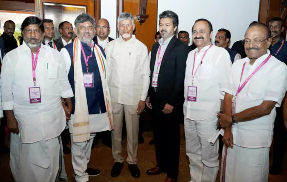 సదరన్‌ కౌన్సిల్‌ భేటీ.. హాజరైన సీఎంలు చంద్రబాబు, విజయ్‌