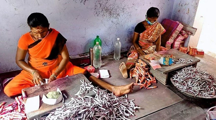 ‘பட்டாசு தொழில் இழிவானதா?’ - சட்ட பதிவேடுகளின் வார்த்தைகளை மாற்ற உற்பத்தியாளர்கள் வலியுறுத்தல்