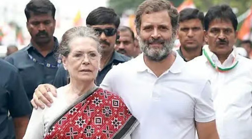 "அம்மா, உங்களையும் அப்பாவையும் ஒன்றாக பார்த்து 35 ஆண்டுகளுக்கும் மேலாகிவிட்டது.!"- ராகுல் உருக்கம்