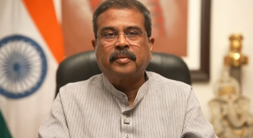 தர்மேந்திர பிரதானுக்கு வேறு இலாகா வழங்க வாய்ப்பு :