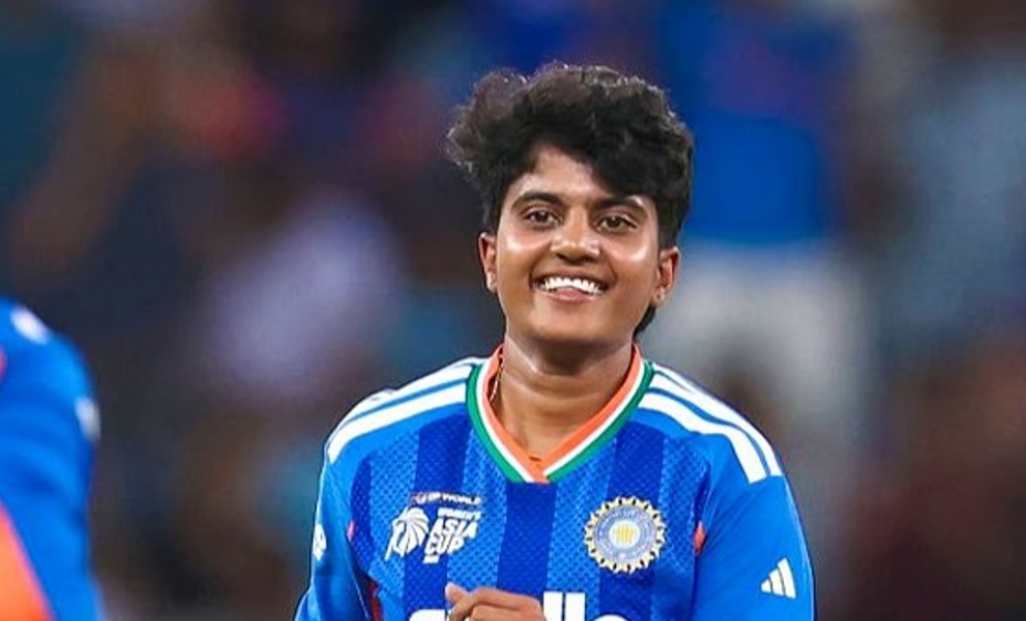 பாகிஸ்தான் அணிக்கெதிராக 3 விக்கெட்களை வீழ்த்தியது எப்படி? - சொல்கிறார் இந்திய வீராங்கனை ஸ்ரீ சரணி