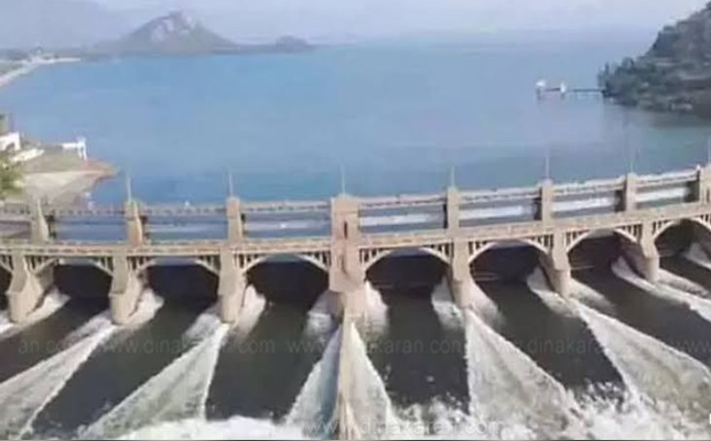 மேட்டூர் அணை நீர்வரத்து சரிவு: பாசனத்திற்கு கூடுதல் நீர் திறப்பால் மின் உற்பத்தி உயர்வு!